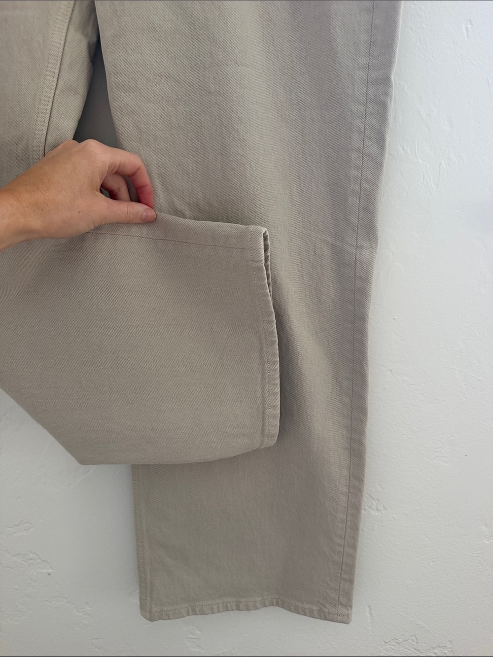 Abercrombie & Fitch Beige Low-Rise 90's Relaxed Straight Pants - Picture 5 of 6